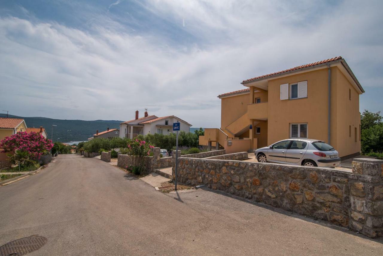 Apartments Sanjin Kornic Exterior photo