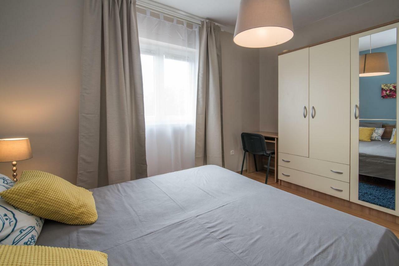 Apartments Sanjin Kornic Exterior photo