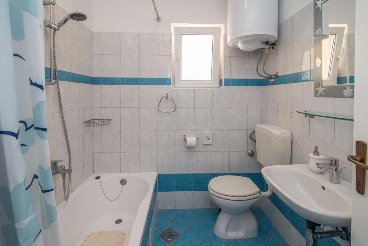 Apartments Sanjin Kornic Exterior photo
